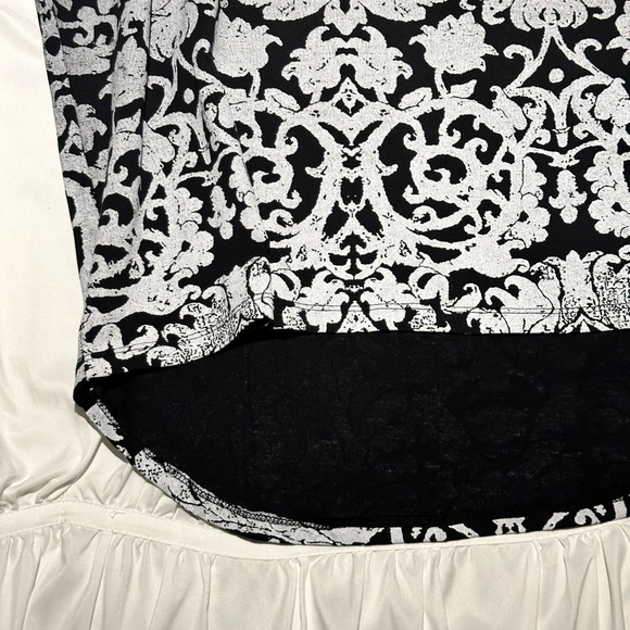 Men’s XL black and mid-evil screened patterned tailed shirt by Lure-2 - Picture 8 of 8